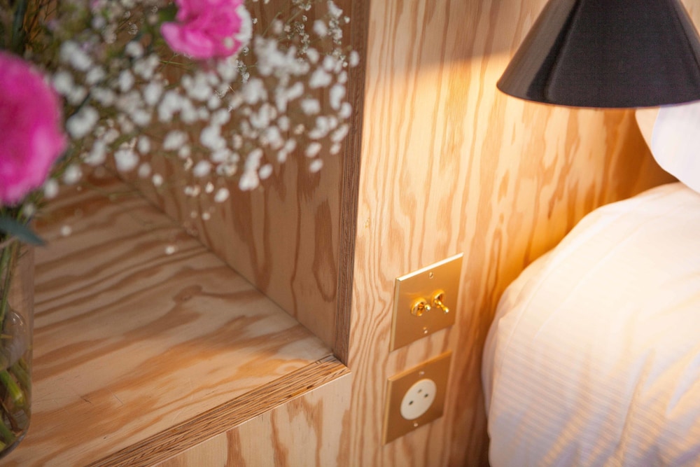 hotel montholon paris