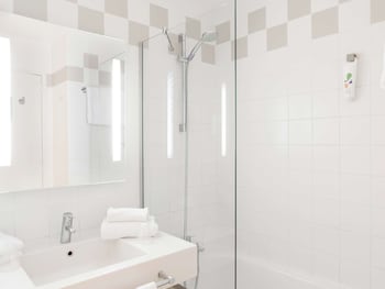 ibis styles paris gare de lest chateau landon hotel