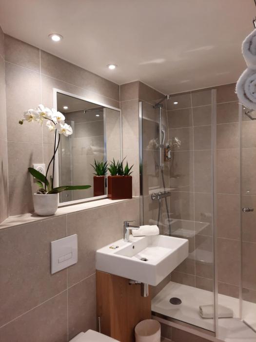 hotel paris louis blanc