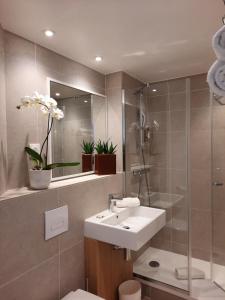 hotel paris louis blanc