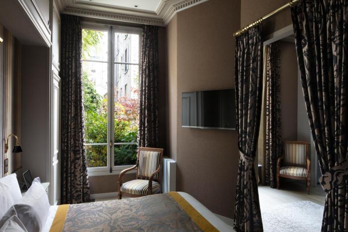 regents garden astotel