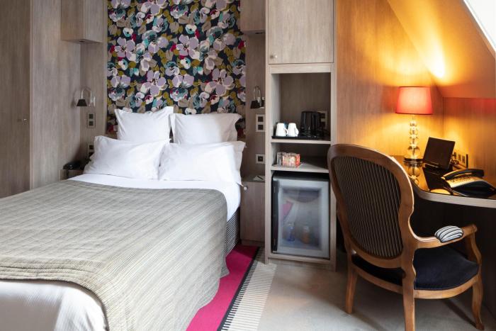 regents garden astotel