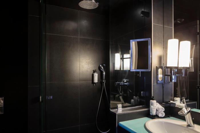 regents garden astotel