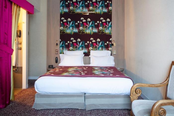 regents garden astotel