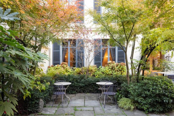 regents garden astotel