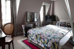 regents garden astotel