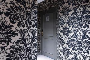 regents garden astotel