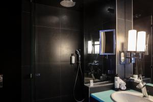 regents garden astotel