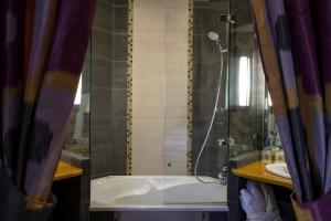 regents garden astotel