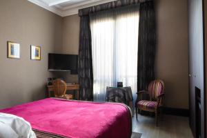 regents garden astotel