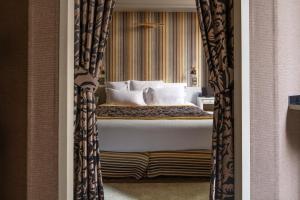 regents garden astotel