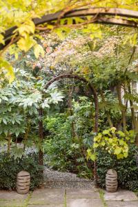 regents garden astotel