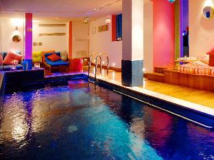 westside arc de triomphe hotel