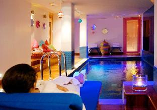 westside arc de triomphe hotel