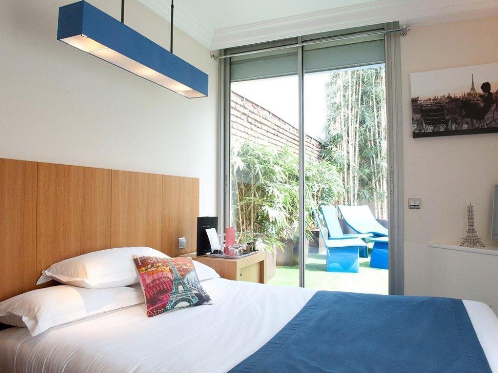 westside arc de triomphe hotel