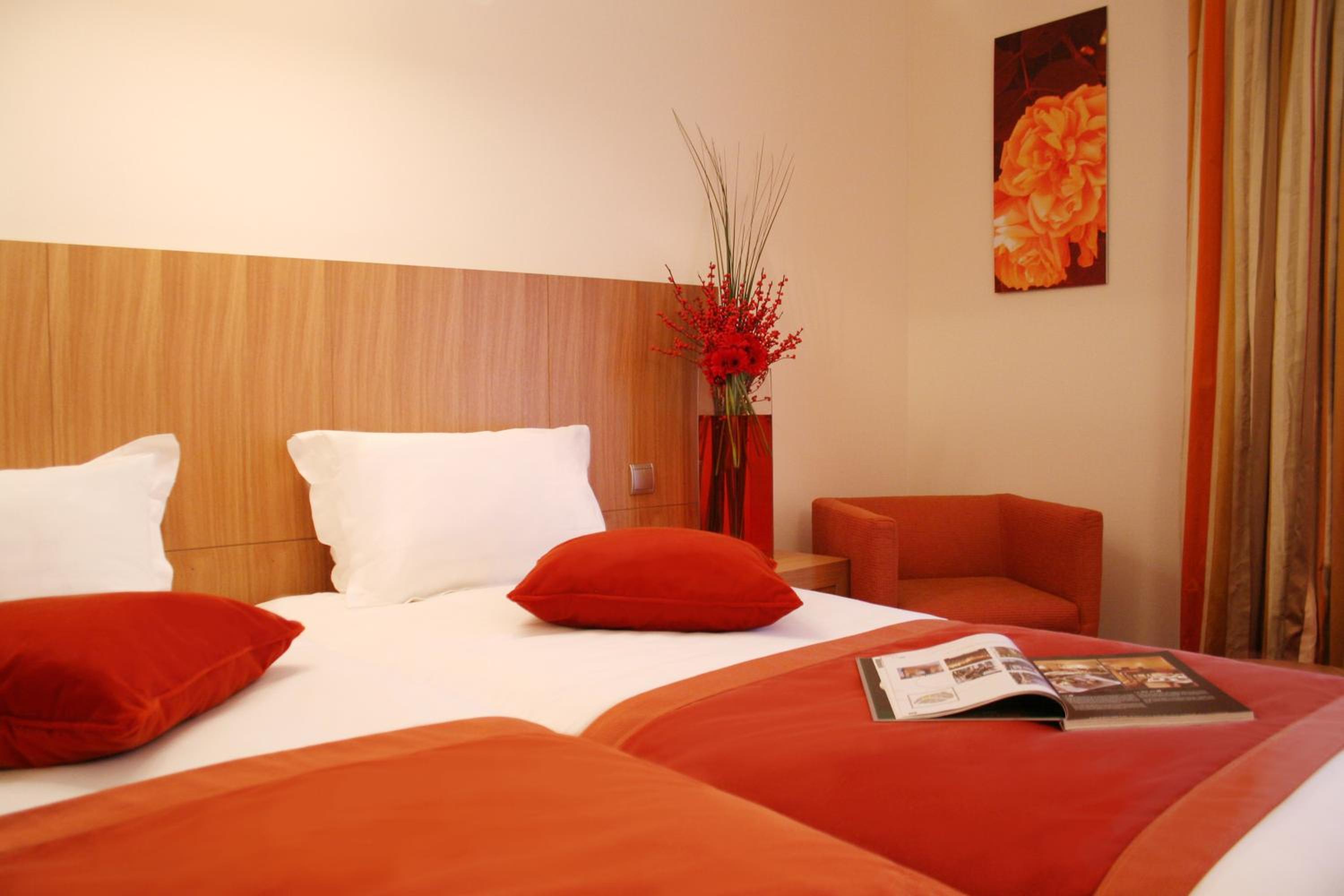 westside arc de triomphe hotel