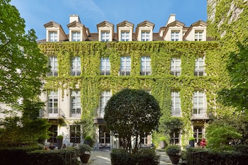 Pavillon De La Reine & Spa, Place Des Vosges,Paris>>Marais,5 star