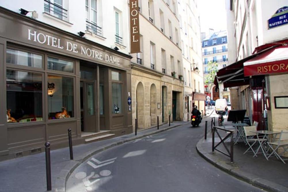 hotel de notre dame maitre albert