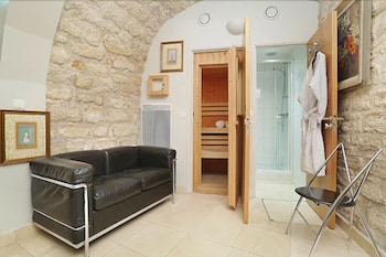 hotel de notre dame maitre albert