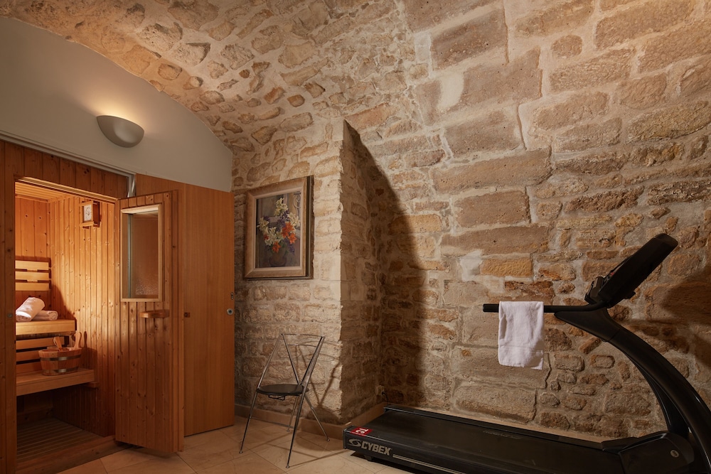 hotel de notre dame maitre albert