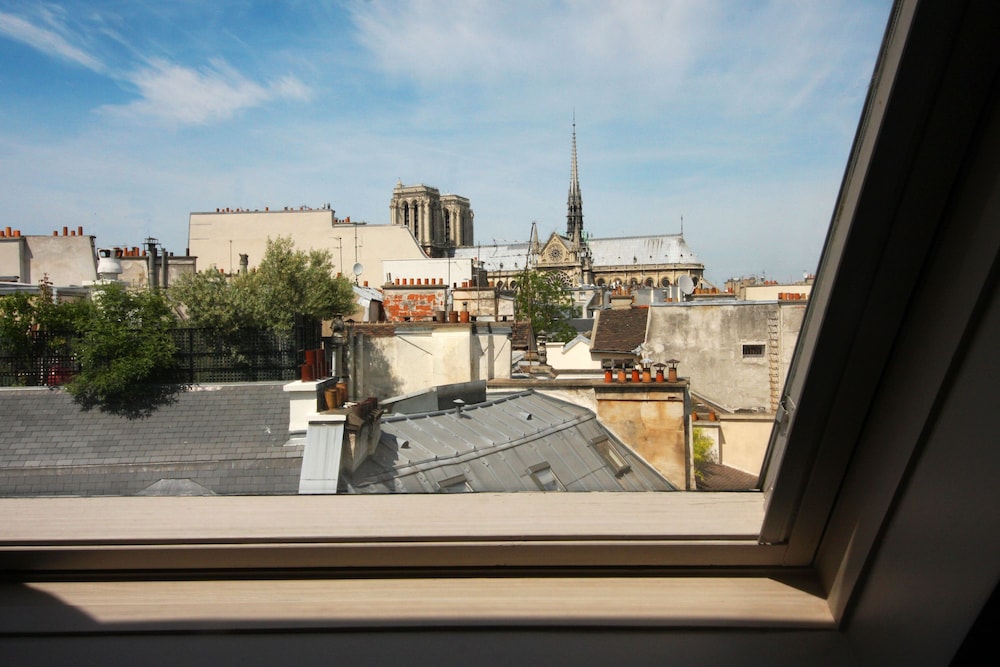 hotel de notre dame maitre albert