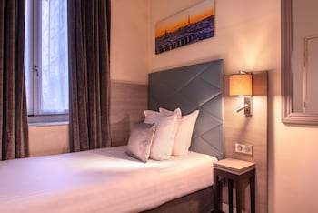 hotel aston