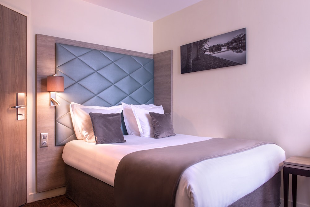 hotel aston