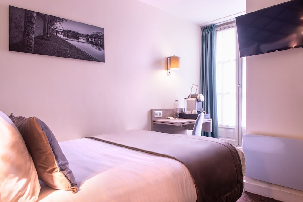 hotel aston