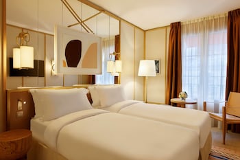 le belgrand hotel paris champs elysees tapestry by hilton