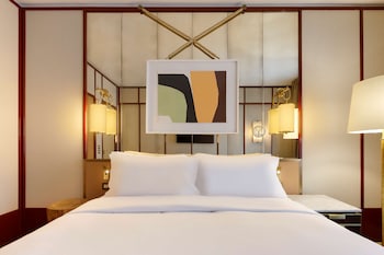 le belgrand hotel paris champs elysees tapestry by hilton