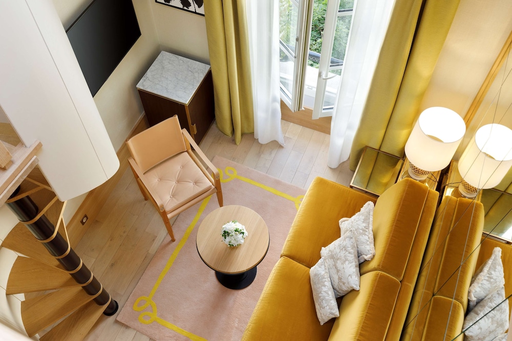 le belgrand hotel paris champs elysees tapestry by hilton