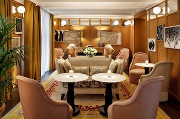 le belgrand hotel paris champs elysees tapestry by hilton