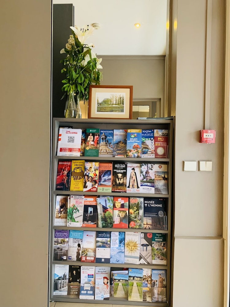 hotel williams opera adults only