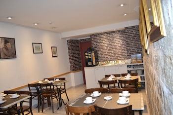 hotel williams opera adults only