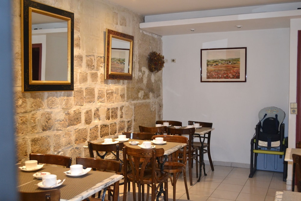 hotel williams opera adults only