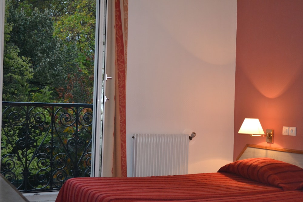 hotel williams opera adults only