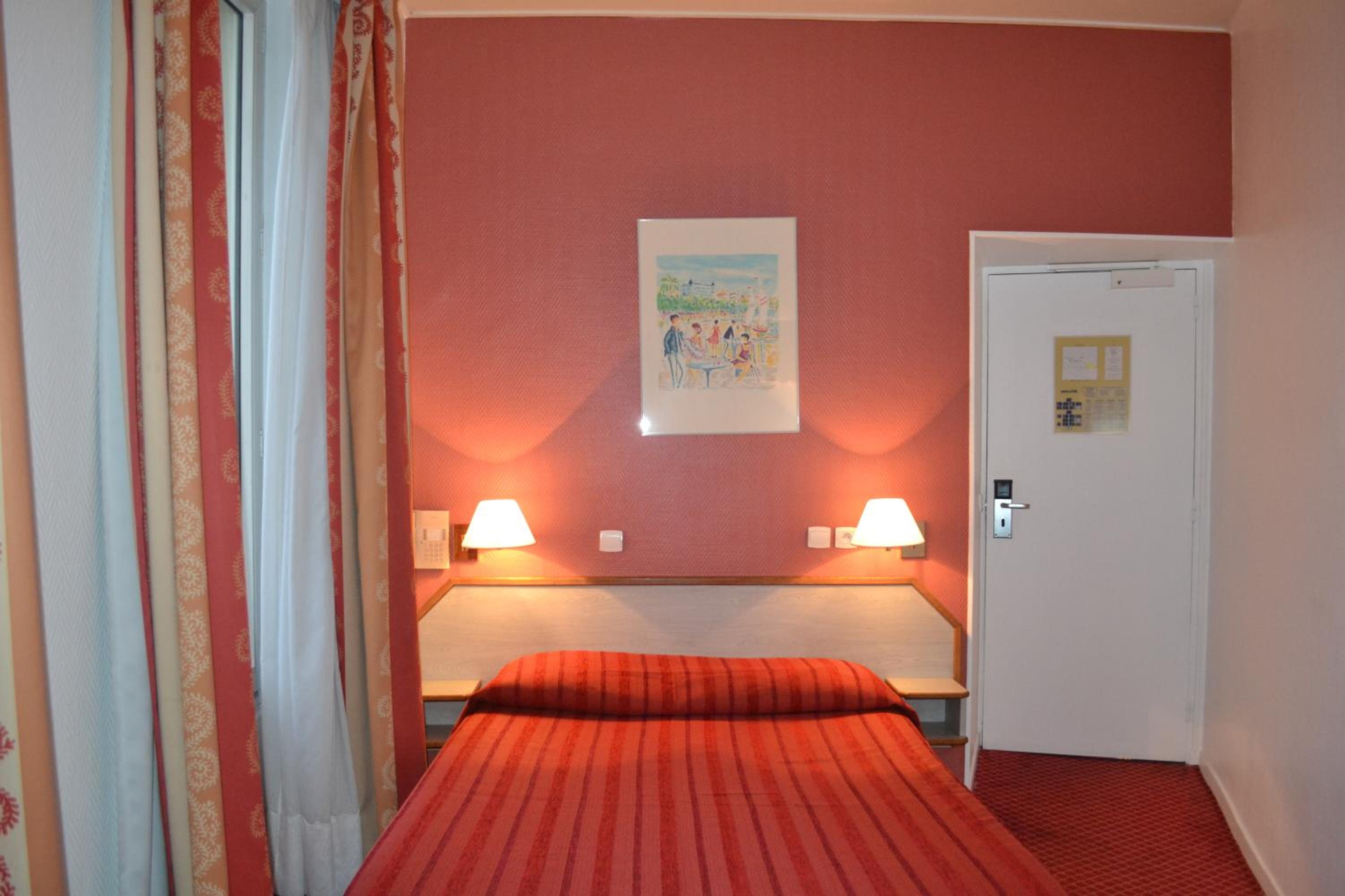 hotel williams opera adults only