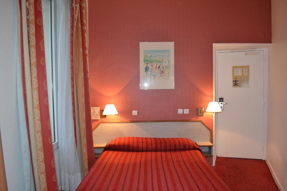 hotel williams opera adults only