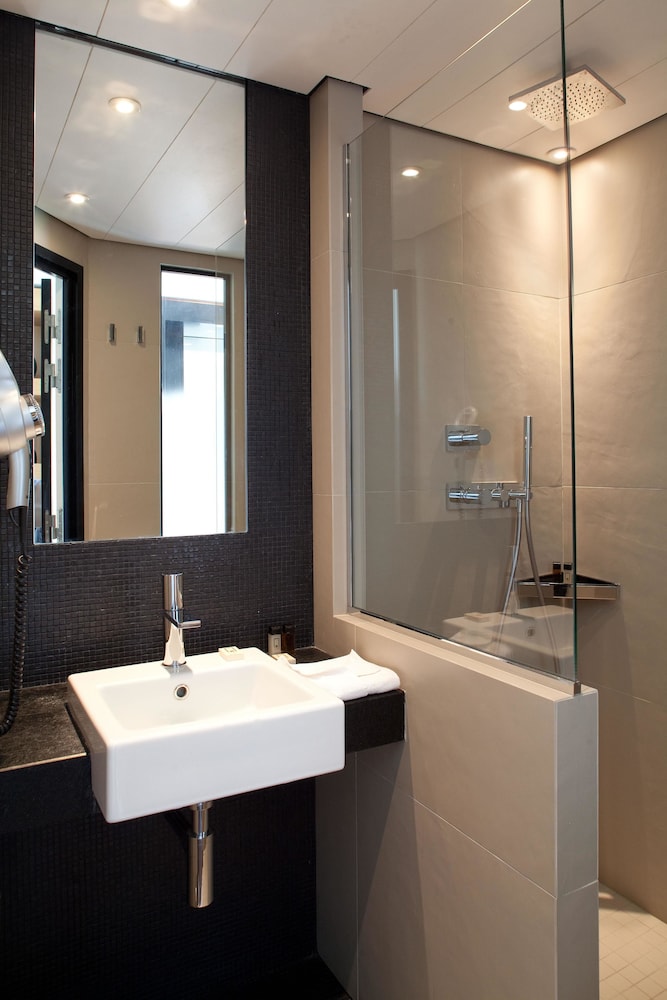 hotel marceau champs elysees