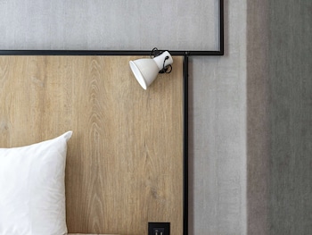 hotel ibis daumesnil porte doree adults only