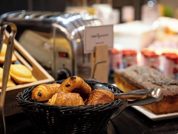 hotel ibis daumesnil porte doree adults only