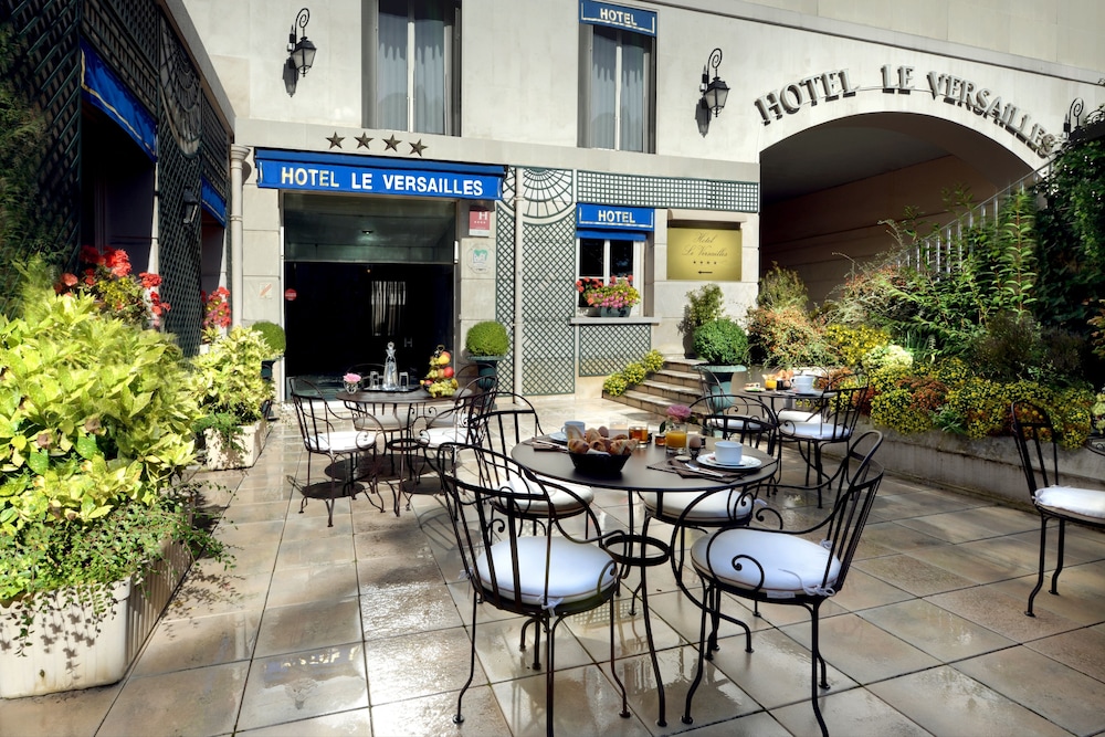 hotel le versailles