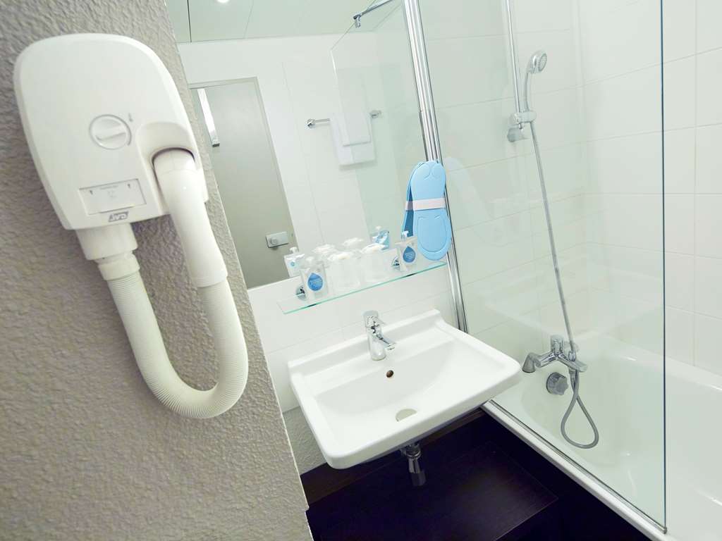 kyriad orly aeroport athis mons