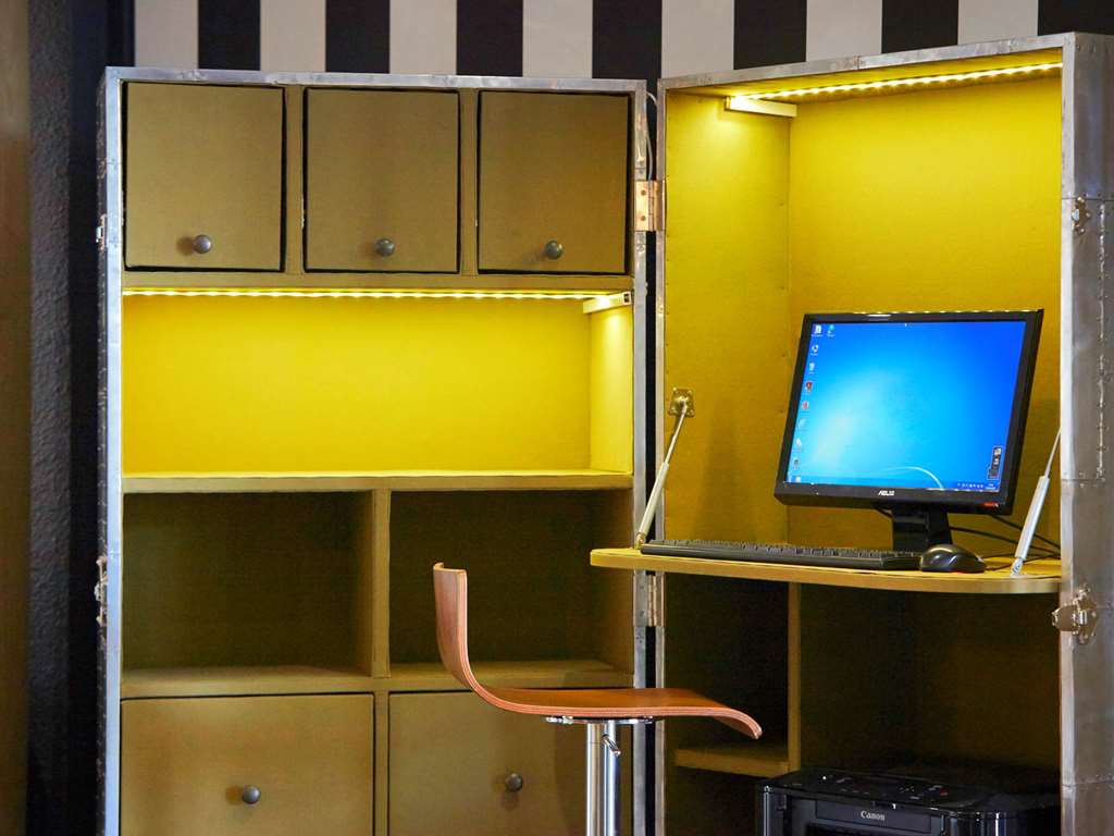 kyriad orly aeroport athis mons