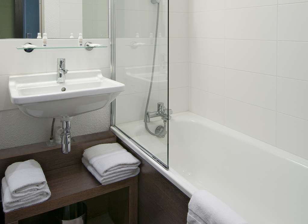 kyriad orly aeroport athis mons