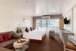 furama silom bangkok hotel