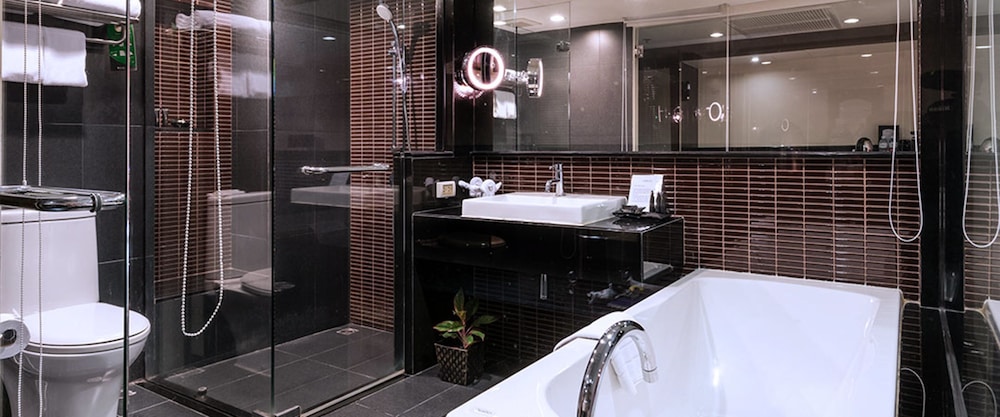 furama silom bangkok hotel