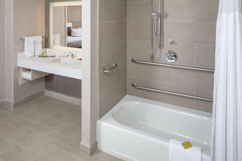 doubletree by hilton boston logan airport chelsea