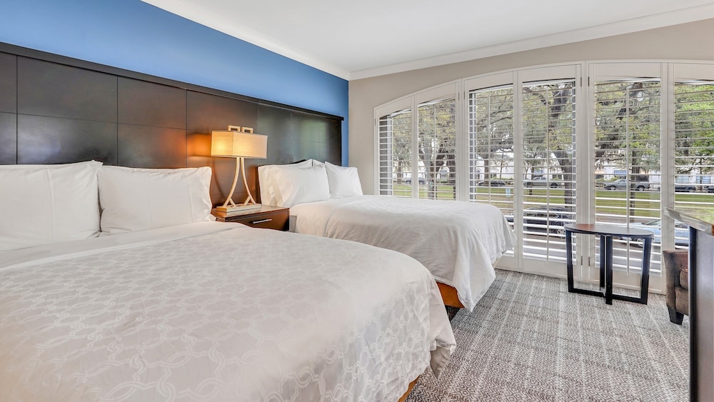 staybridge suites savannah historic district by ihg