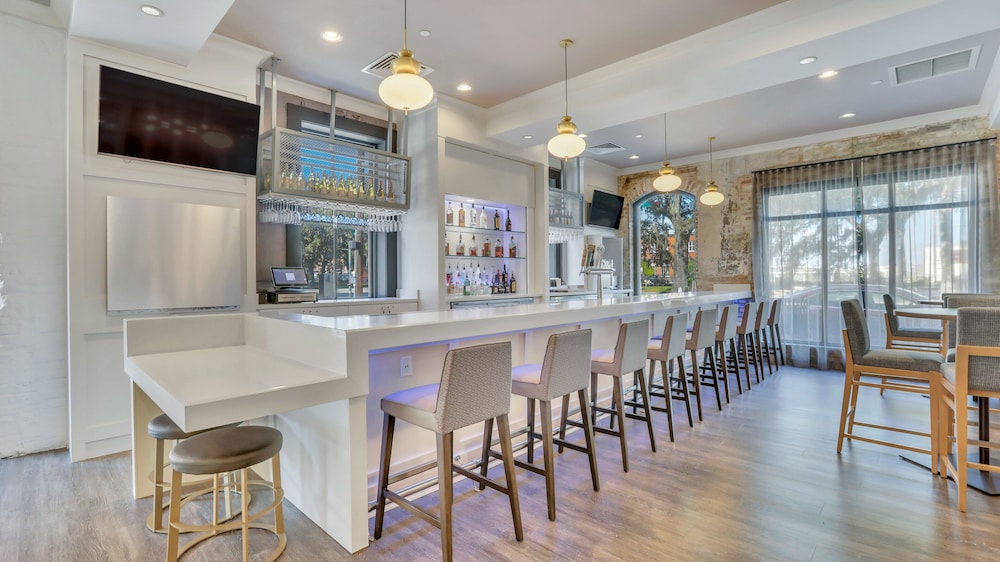 staybridge suites savannah historic district by ihg